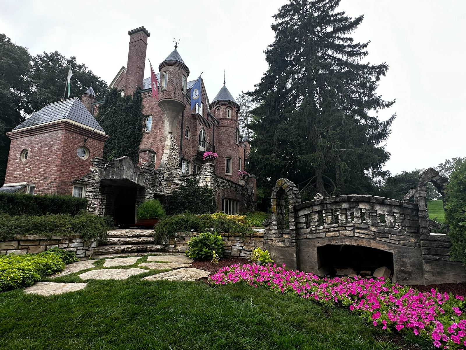 Yes, Illinois has real castles—here’s how to tour them2